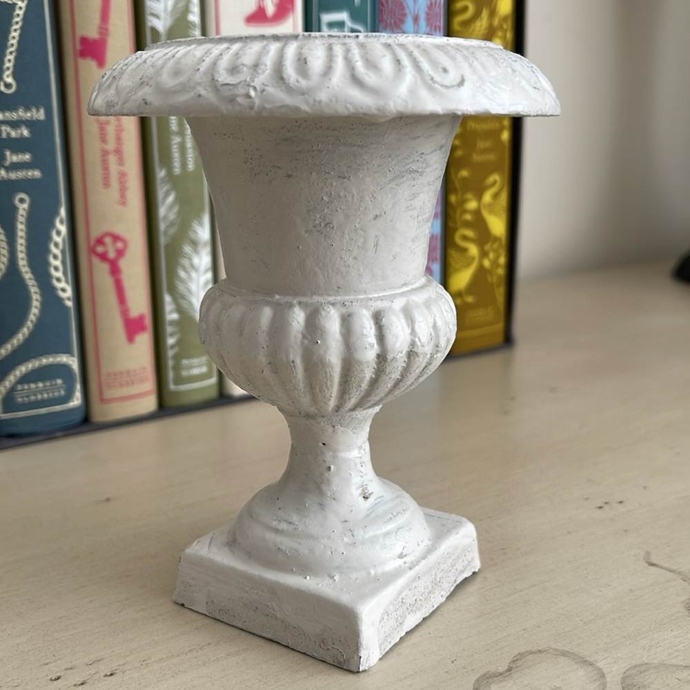 VINTAGE CAST IRON MEDICI STYLE URN PLANTER